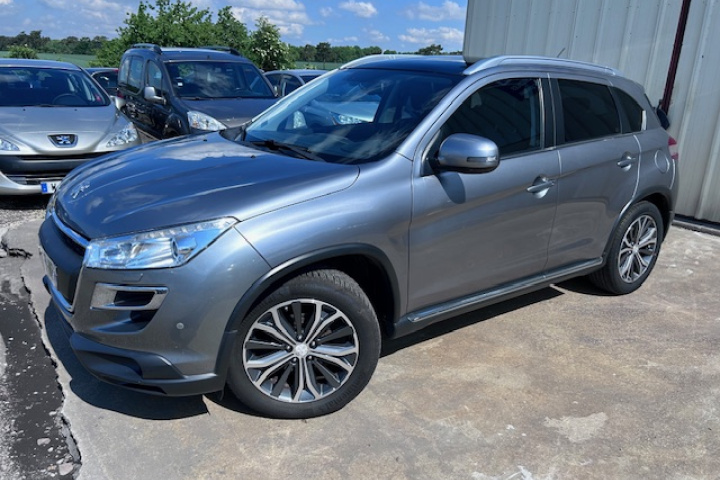 PEUGEOT 4008